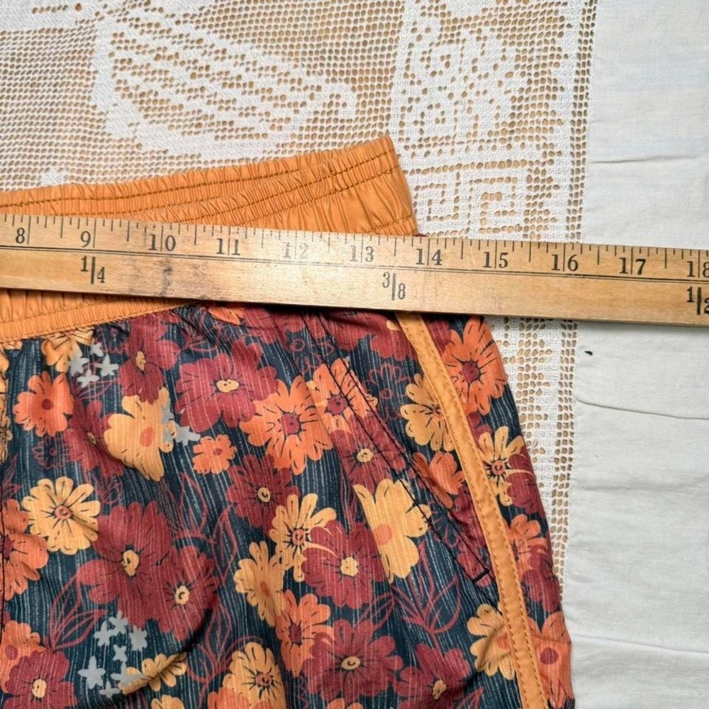 MaaMgic floral swim trunks shorts size M - Picture 3 of 6